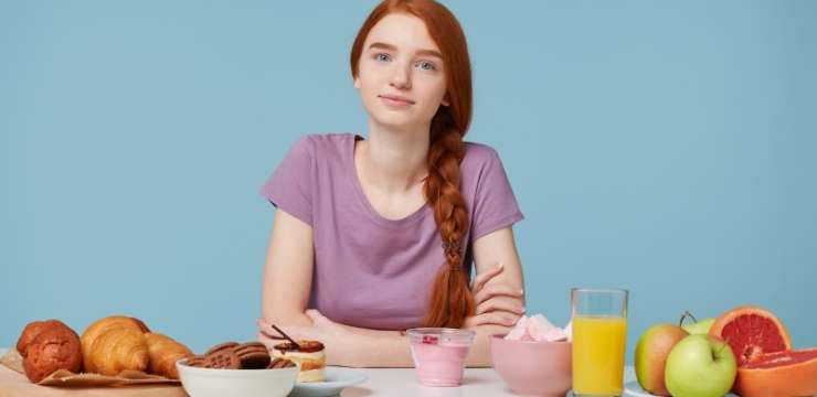 نکاتی برای تغذیه دختران نوجوان | کلینیک راشا | بهترین کلینیک لاغری اصفهان