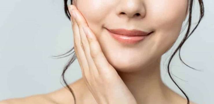 تکنیک‌های اصلاح علائم پیری با فیلر خط لبخند | بهترین فیلر و بوتاکس اصفهان | کلینیک راشا