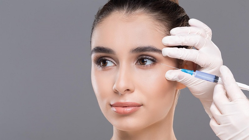 مقایسه تزریق فیلرهای هیالورونیک اسید و فیلرهای نیمه‌دائمی | بهترین فیلر و بوتاکس اصفهان | کلینیک راشا
